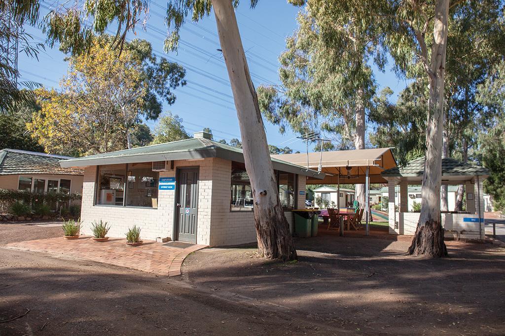 Crystal Brook Tourist Park Hotel Doncaster East Exterior foto