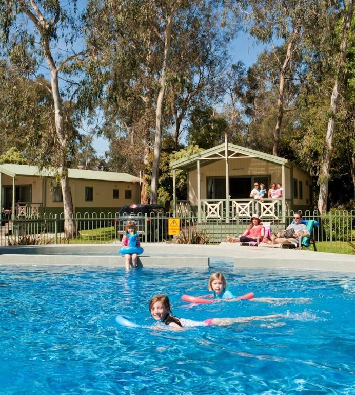 Crystal Brook Tourist Park Hotel Doncaster East Exterior foto